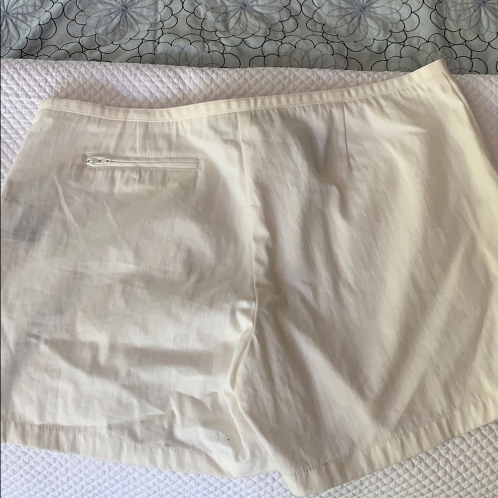 Shorts - Picture 2 of 3